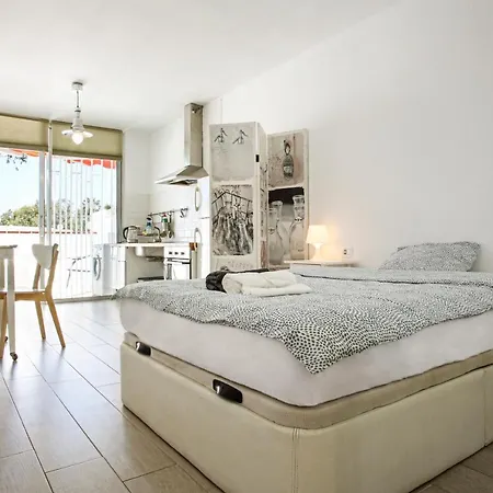 Cozy With Queen-size Bed And Pools, Chaparral 163 *